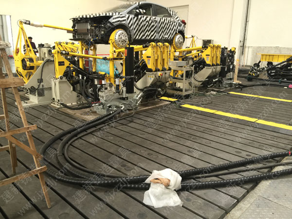 拼接平臺(tái)應(yīng)用在汽車工業(yè)